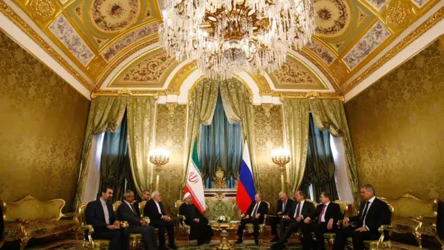 ایران و روسیه روابط نزدیکی در سال های اخیر داشته اند و روسای جمهور دو کشور اخیرا در مسکو با هم دیدار کردند