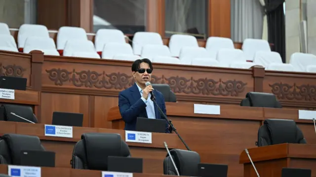 Депутат Дастан Бекешев кодекстин жаңы редакциясы анчалык "коркунучтуу" эместигин, болгону жарандарга түшүндүрүү иштери жакшы жүрбөй калганын айтып чыкты