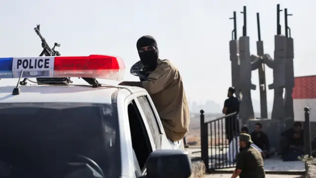 Боец сил безопасности