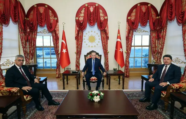 Recep Tayyip Erdoğan, Yılmaz Tunç, Kemal Memişoğlu
 