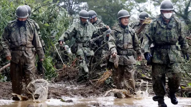Soldiers conducting search and rescue
