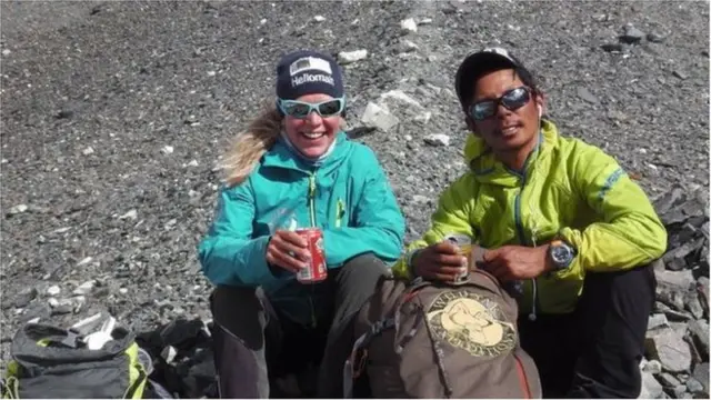 अॅंड्रिया उर्सिना झिम्मरमन आणि नोर्बू शेर्पा