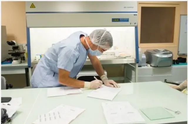 Oggeessaa kutaa qorannoo keessa jiru