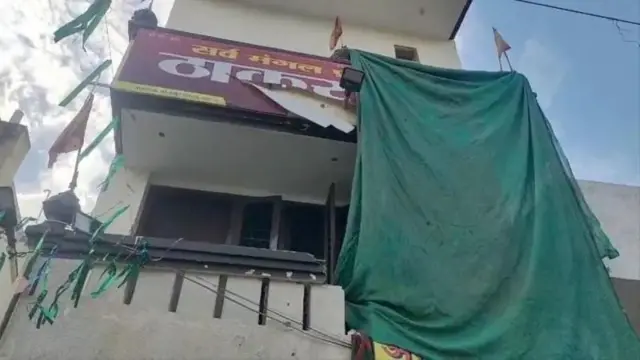 مندر کے سامنے حملہ