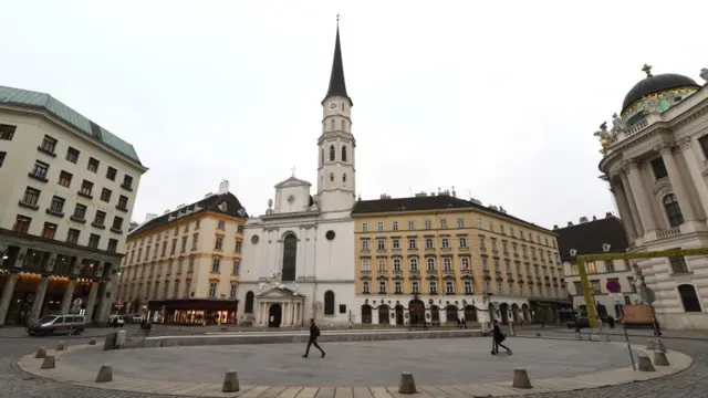 Вена