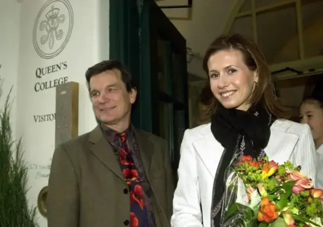 Асмо ўзи ўқиган Queens College мактабига ташрифи пайти