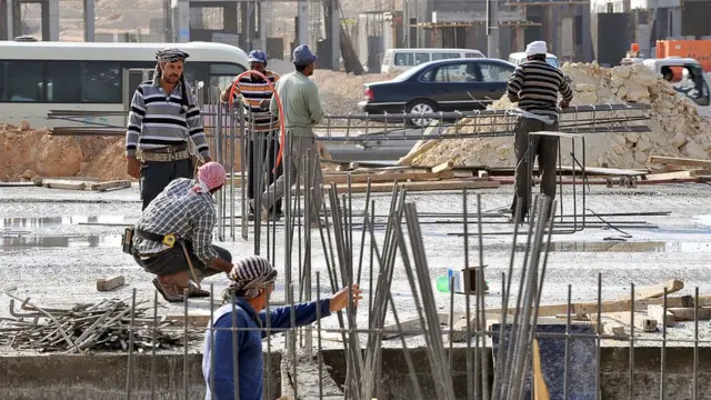 সৌদি আরবের নির্মাণ শিল্প পুরোটাই বিদেশী শ্রমিকের ওপর নির্ভরশীল
