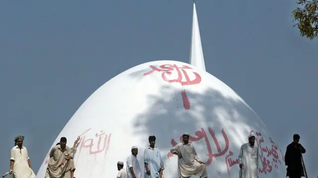 सैनिक कमांडोज़, लाल मस्जिद 