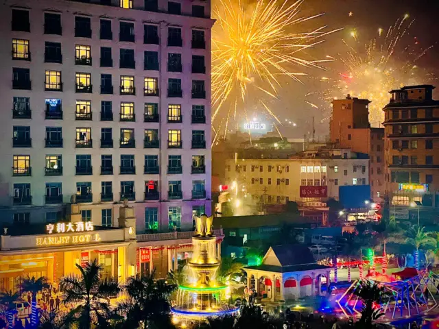 ဒေသန္တရခေါင်းဆောင်တွေက လောင်းကစားမြို့တော် ဖြစ်လာဖို့ မျှော်မှန်းထားတဲ့ လောက်ကိုင်မြို့ နှစ်သစ်ကူးည 