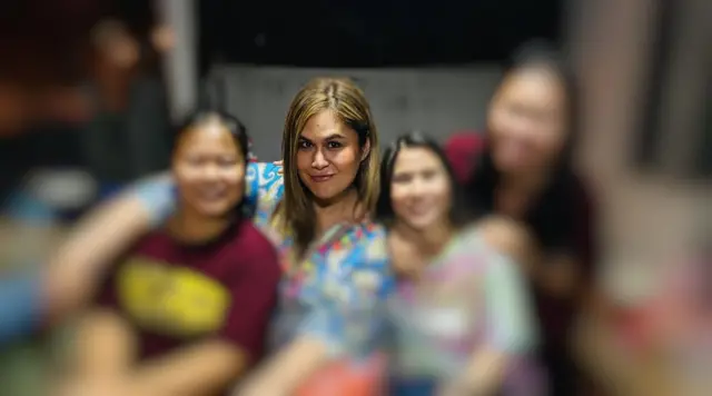 ภาพคาโรริณา ศรีตะลา และเพื่อน