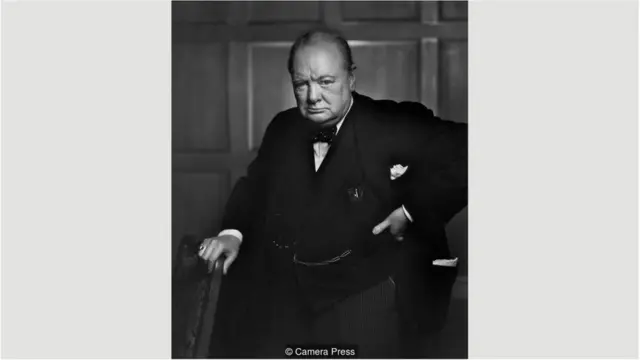Foto Yousuf Karsh dari 1941 akan Sir Winston Churchill menangkapnya dengan ekspresi marah yang tak menunjukkan sisi terbaiknya.