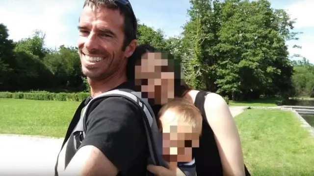 Франция суди ўтган ой болага мутлақ васийлик ҳуқуқини Сильван Руага тақдим қилди