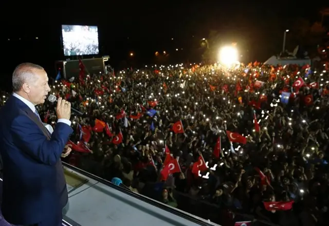 Erdoğan balkon konuşması
