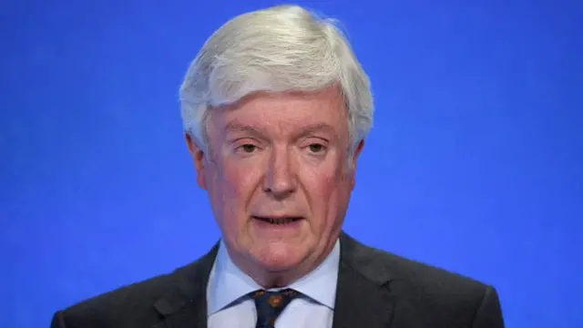 बीबीसी महानिदेशक टोनी हॉल