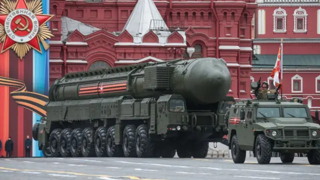রাশিয়ার আইসিবিএম ক্ষেপণাস্ত্র