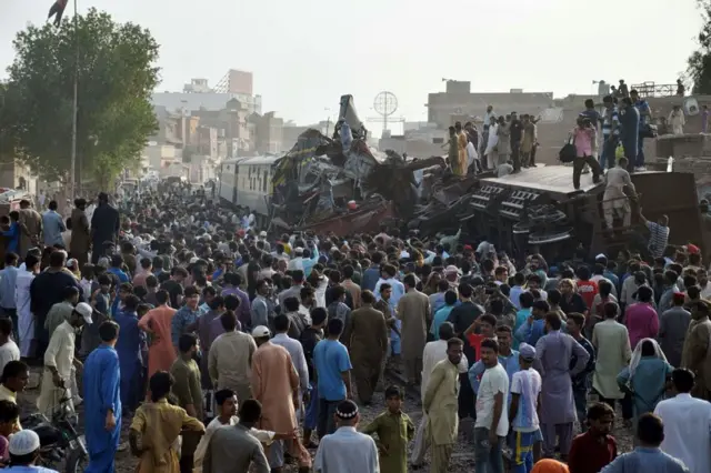 တင်ရမယ့် လူထက် ပိုတင်လေ့ရှိလို့ မတော်တဆဖြစ်ရင် ထိခိုက်သူများရတာလို့ပြော