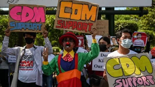 CDM မှာပါဝင်ဖို့ပုံသဏ္ဍန်အမျိုးမျိုးနဲ့ တိုက်တွန်းနှိုးဆော်နေကြ