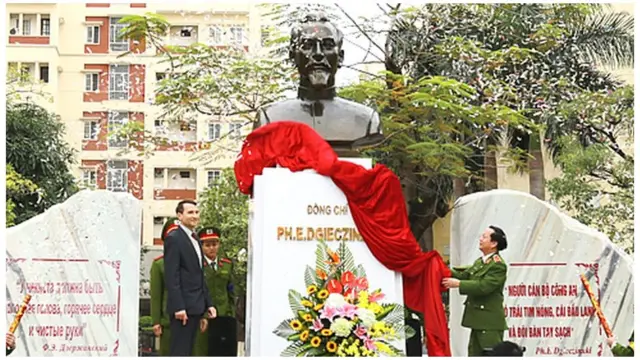 Lễ khánh thành tượng Dzerzhinsky