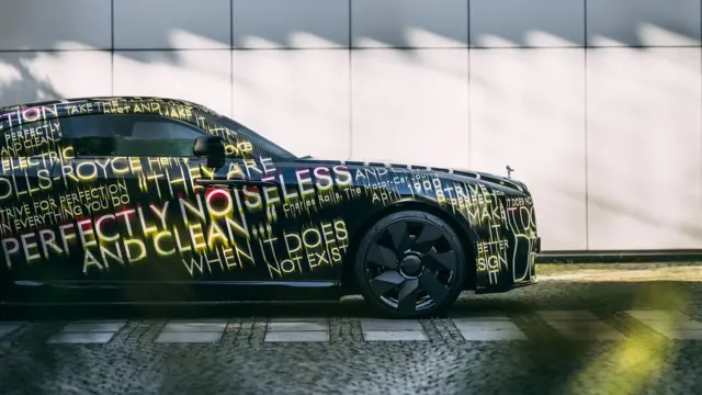 همه محصولات رولزرویس تا سال ۲۰۳۰ الکتریکی خواهند شد