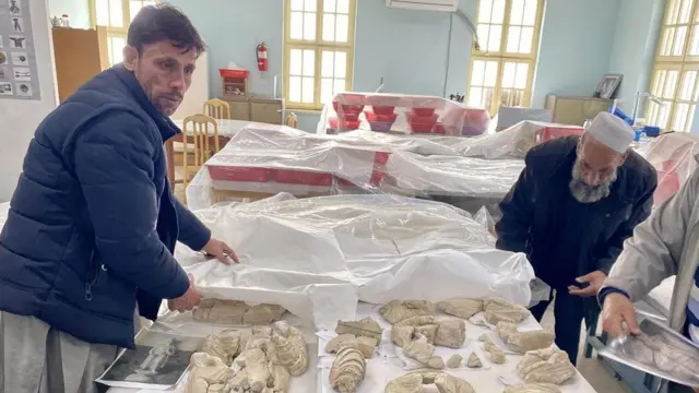 طی ۴۰ سال گذشته، کارکنان موزه بارها آثار باستانی موزه را پنهان کردند تا از نابودی در امان بمانند