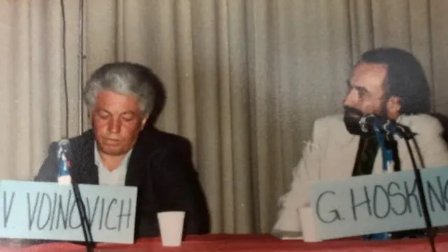 Владимир Войнович и британский славист Джеффри Хоскинг