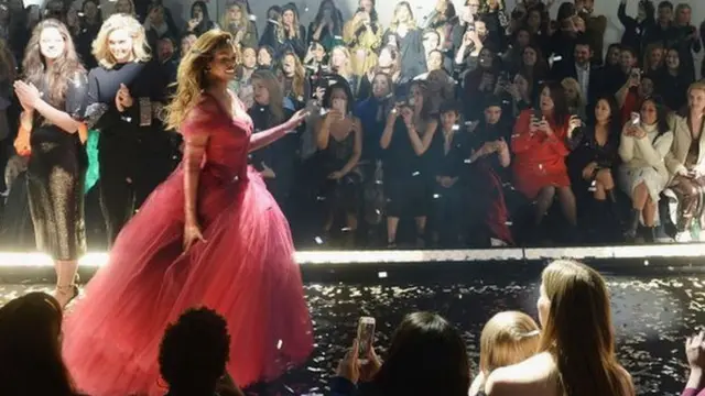 New York fashion show Feb 2019. 11 Honore show