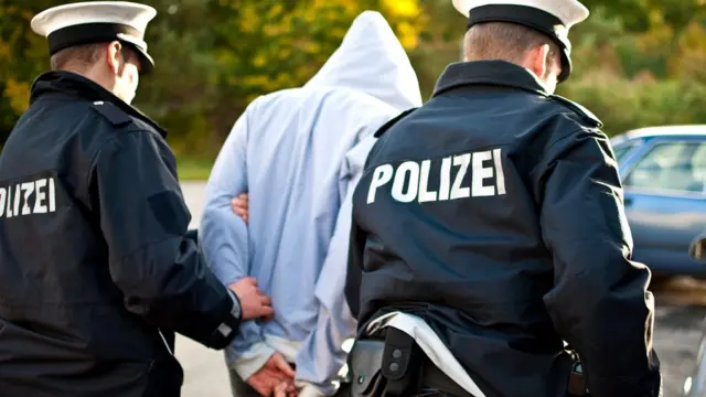 Предубеждения относительно того, как люди ведут себя, когда лгут, приводят к судебным ошибкам