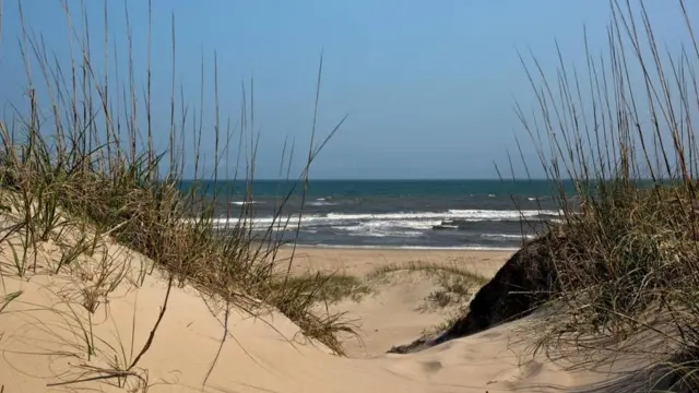 كانت الحرب العالمية الثانية على مرأى ومسمع من سكان جزر بانكس بولاية نورث كارولينا الأمريكية