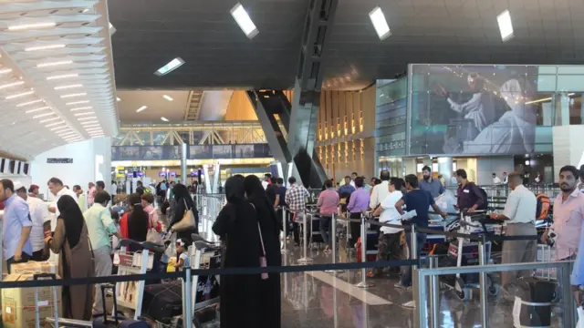 تأثير الأزمة طال الكثير من المجالات وفي مقدمتها النقل الجوي