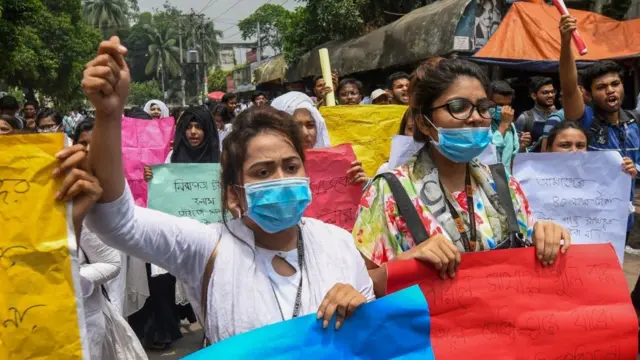 নিরাপদ সড়কের দাবিতে ঢাকায় ছাত্র-ছাত্রীদের আন্দোলন, ০৪-০৮-২০১৮।
