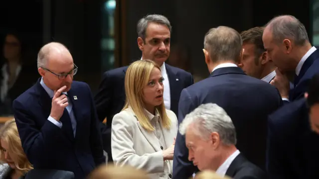 نشست بروکسل برای تصمیم‌گیری در مورد سپردن دارایی‌های توقیف شده روسیه به اوکراین