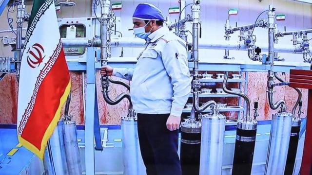 قالت وزارة الخارجية الإيرانية إن عددا من أجهزة الطرد المركزي المستخدمة في تخصيب اليورانيوم قد تضرر في حادث 2021