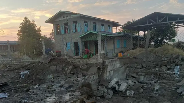 လေကြောင်းတိုက်ခိုက်ခံထားရတဲ့ နန်းတုတ်ရွာမြင်ကွင်း