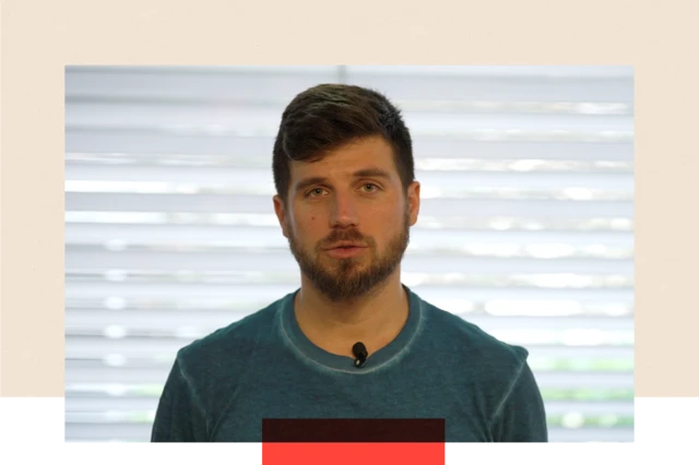 Майкл Офер-Зивнинг вазифаси Ғазодаги дрон камераларидан узатилаётган ҳаракатларни кузатиш ва бошқариш эди.