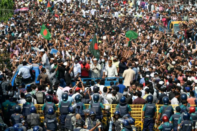 ढाका में विपक्षी बीएनपी का प्रदर्शन