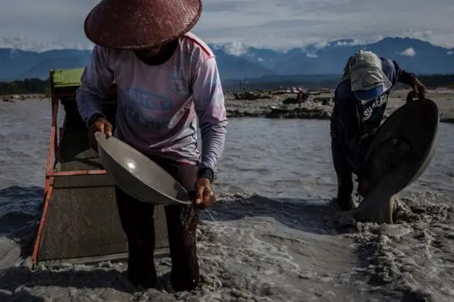 pertambangan emas tradisional 