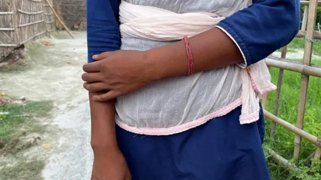 डरी हुई हैं गांव की बच्चियां