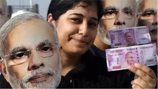 నకిలీ కరెన్సీ నోట్లు