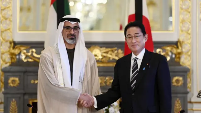 ولي عهد أبو ظبي مع رئيس الوزراء الياباني فوميو كيشيدا
