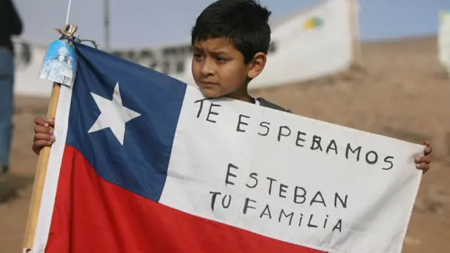 Niño con una bandera