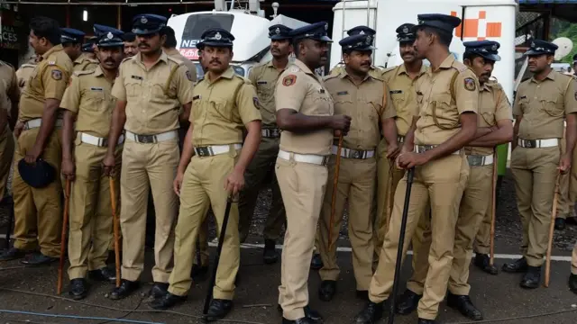 போலீஸ் பாதுகாப்பு