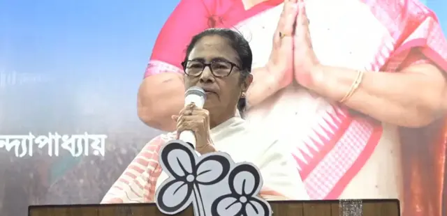 শুধুমাত্র ভোটের সময় প্রধানমন্ত্রী রাজ্যে আসেন এমন মন্তব্য করেছেন মুখ্যমন্ত্রী। 