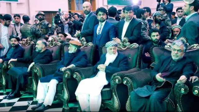 پرونۍ غونډه کې یونس قانوني او اسماعیل خان هم وو.