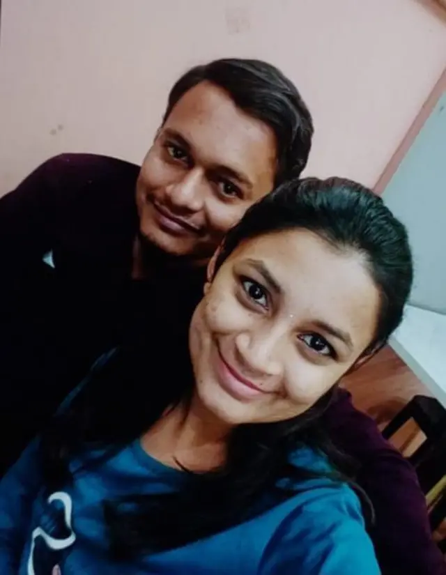 आरोपी निधी देशमुख मृत पती शंतनू देशमुखसोबत