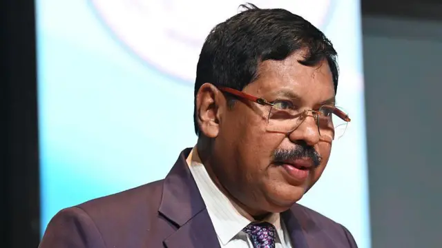 இந்த சம்பவத்திற்கு பலரும் கண்டனம் தெரிவித்து வருகின்றனர்.