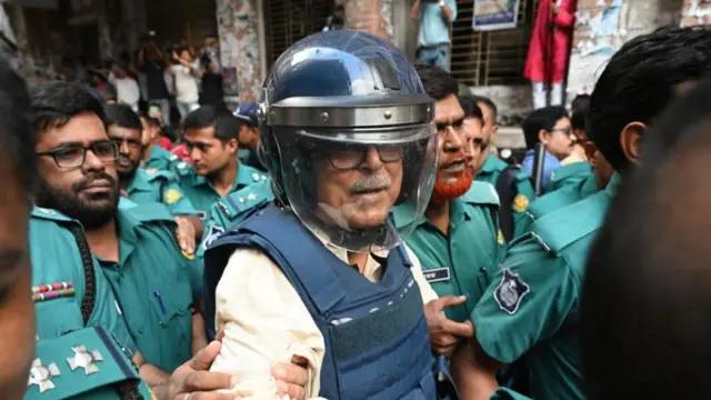 আওয়ামী লীগ ও সহযোগী দলগুলোর নেতাকর্মীদের আসামি করার পাশাপাশি মামলায় অনেক নিরীহ ব্যক্তিকেও আসামি করা হচ্ছে বলে অভিযোগ উঠছে