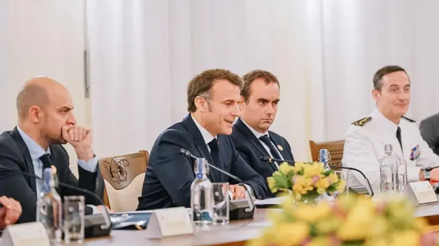 ፕረዚደንት ኢማኑኤል ማክሮን ምስ ቀዳማይ ሚኒስትር ኣብዪ ኣሕመድ ኣብ ኣዲስ ኣበባ ተዘራሪቡ