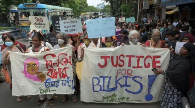 பில்கிஸ் பானுவுக்கு ஆதரவாக கொல்கத்தாவில் ஆர்ப்பாட்டம்