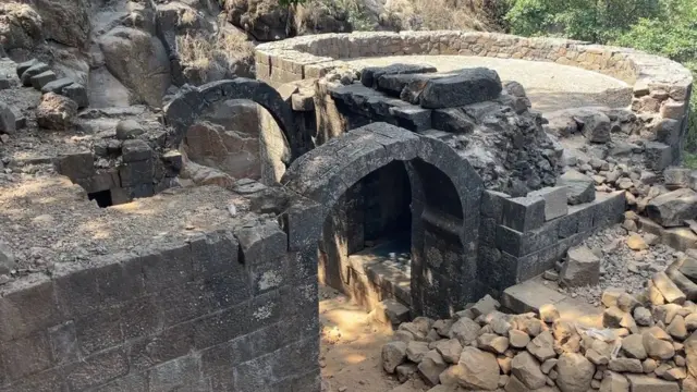 नाणे दरवाजा