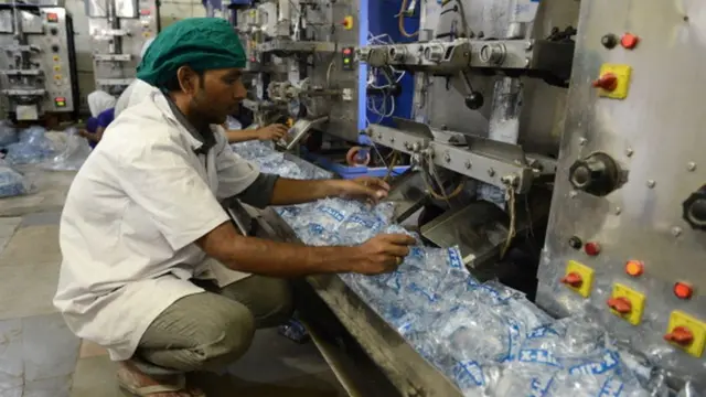 પાણીના પાઉચ